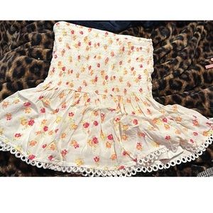 Mini skirt with flowers